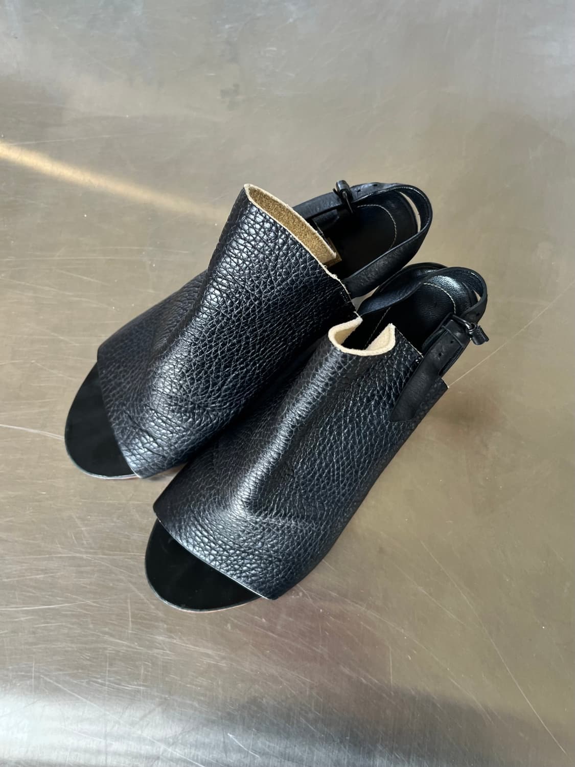 Balenciaga leather mule 상품이미지3