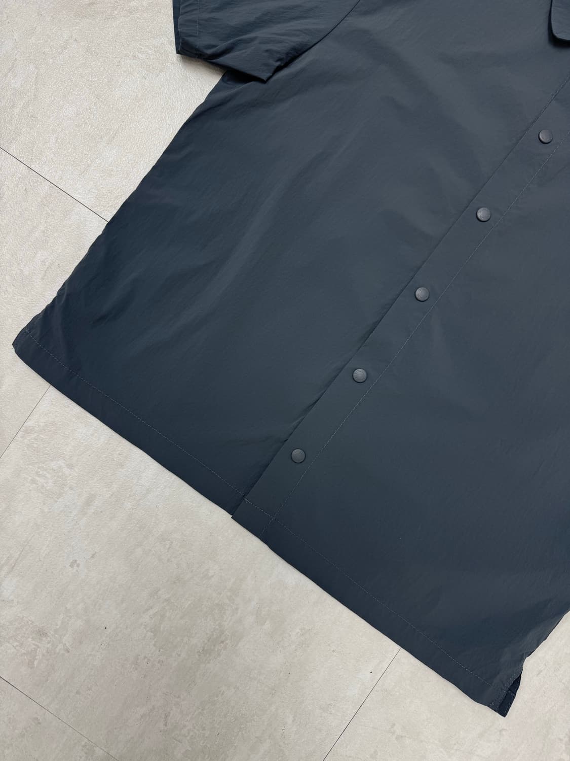 •컬럼비아 차콜 나이론 반팔셔츠  상품이미지3