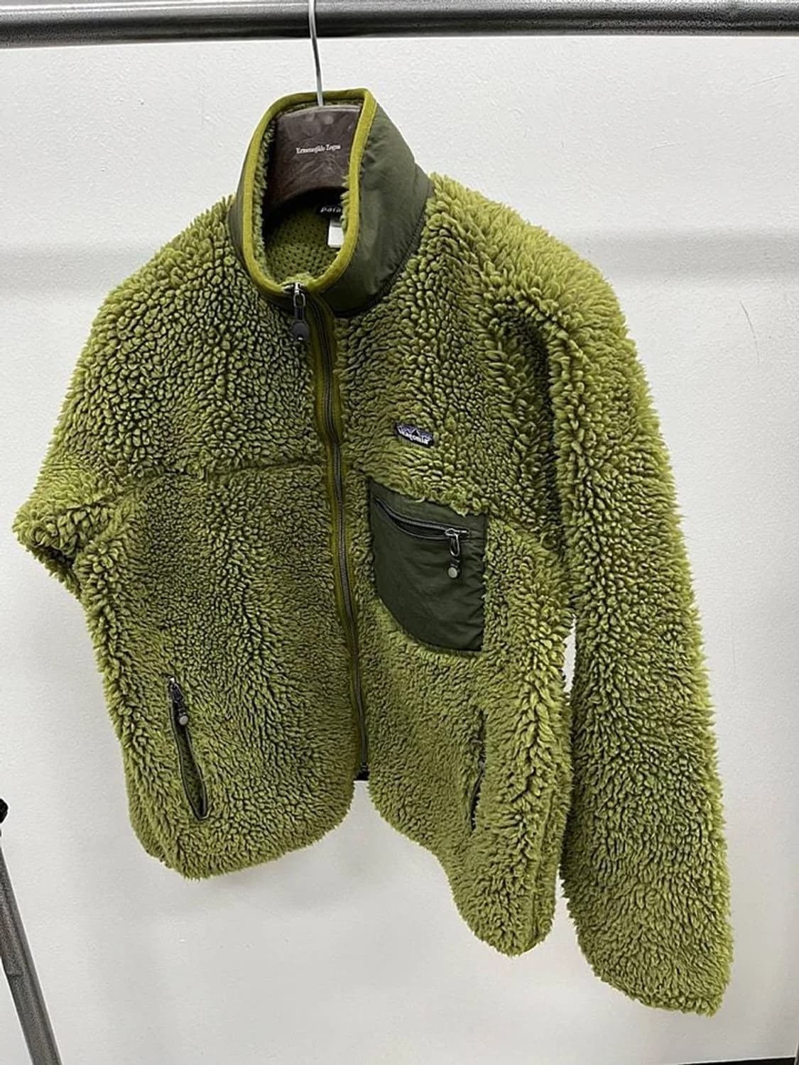 파타고니아 레트로 딥파일 S 카키그린 상품이미지1