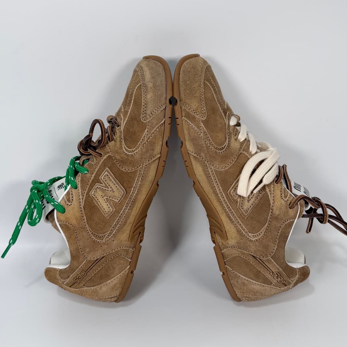 미우미우 x 뉴발란스 530 스웨이드 메쉬 스니커즈 (250)  상품이미지4