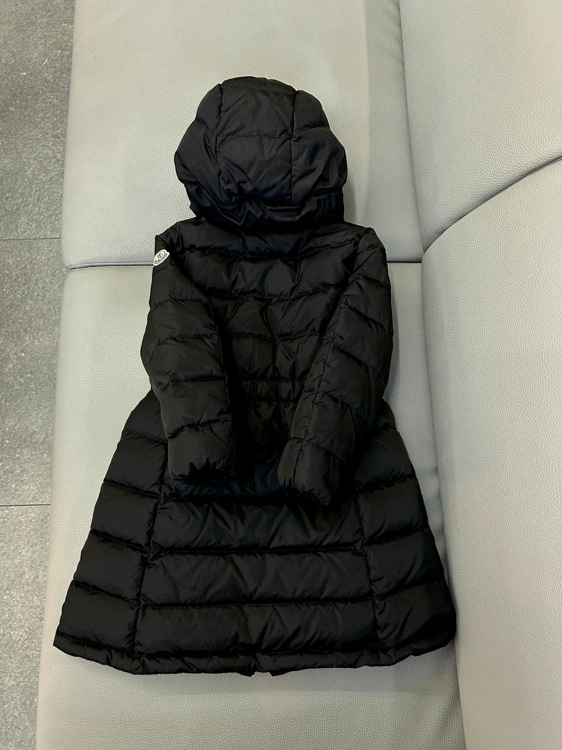 몽클레어 키즈 밀렌 블랙패딩(6세) 상품이미지7