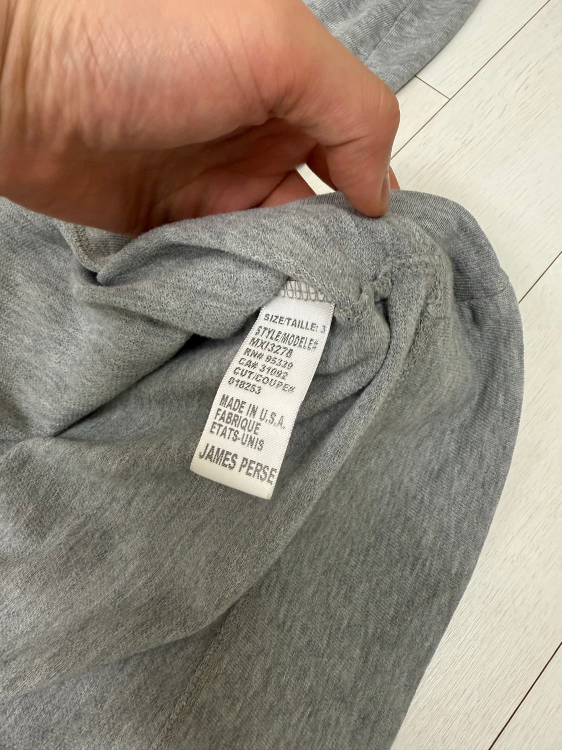 제임스펄스 맨투맨 3 사이즈  긴팔하고 맨투맨 중간 두께감입니다 사진 찍 상품이미지6