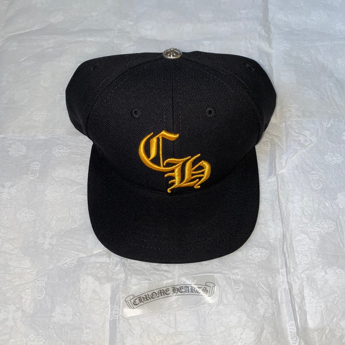 [Free] 크롬하츠 CH로고 베이스볼 캡 블랙 옐로우 상품이미지1