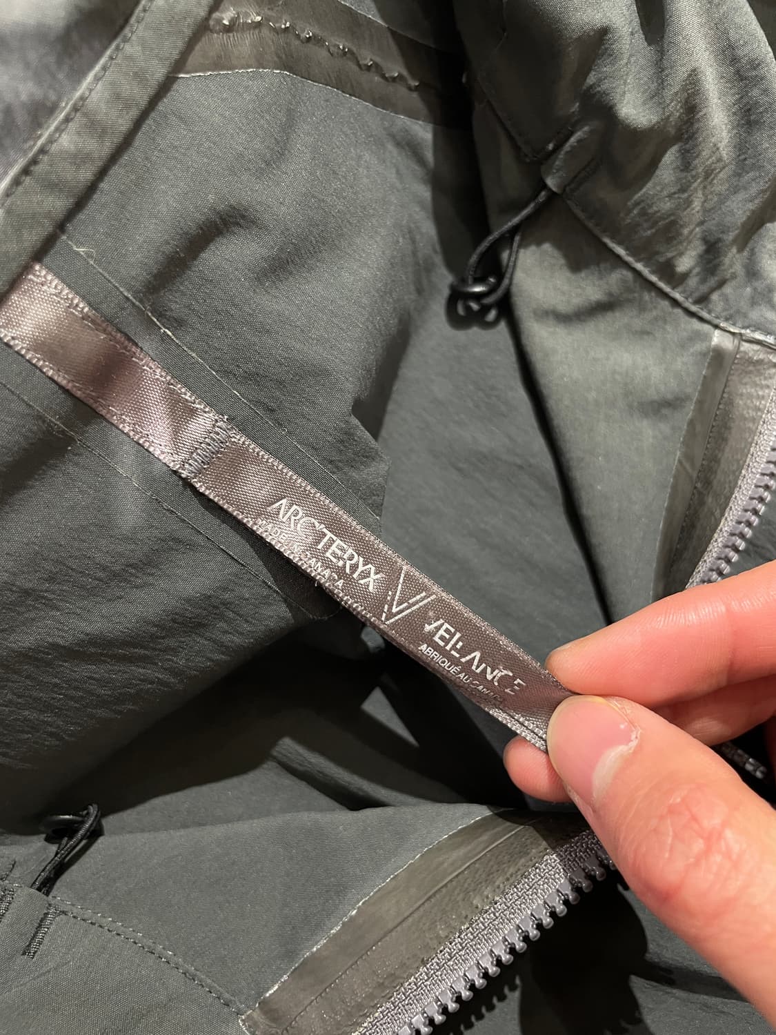 아크테릭스 베일런스 그레이 나일론 윈드 브레이커 상품이미지7