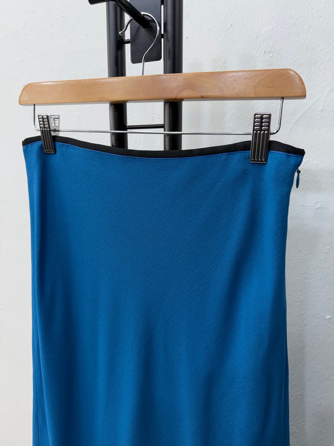 정품) 더캐시미어 한섬 물결 스커트 블루 64(28) 상품이미지3