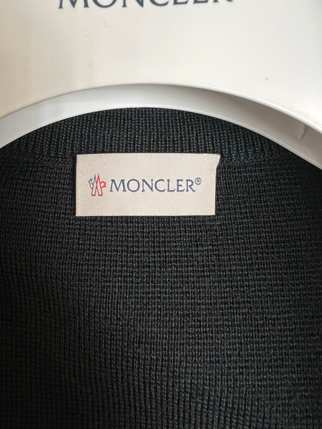 [블랙 L/새상품급] 몽클레어 김현우 니트패딩 트리곳 풀구성 상품이미지2