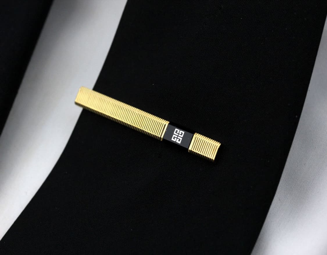 지방시 A등급 5cm 남자 명품 넥타이핀 1% 할인 상품이미지5