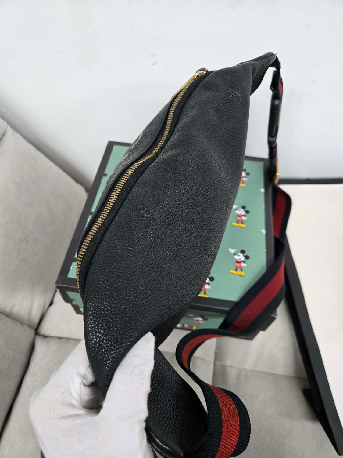 [보증서 정품] 구찌 띠로고 벨트백 상품이미지1