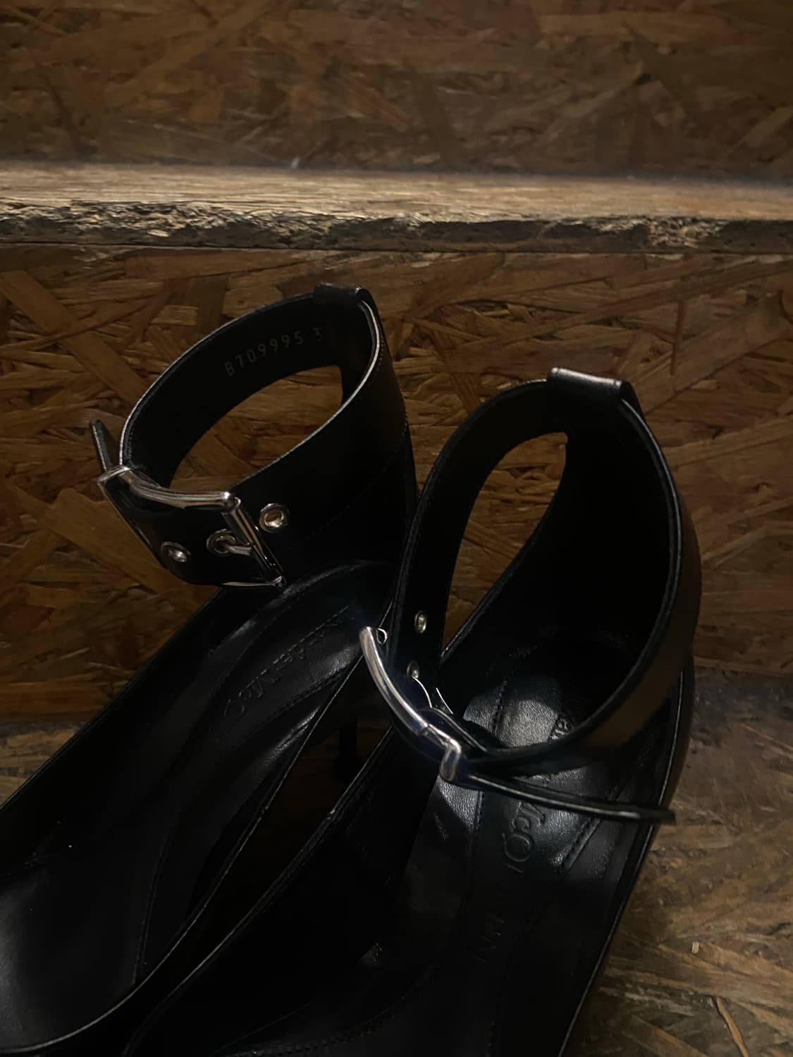 Alexander McQueen 알렉산더 맥퀸 펑크 앵클 스트랩 펌프스 상품이미지6