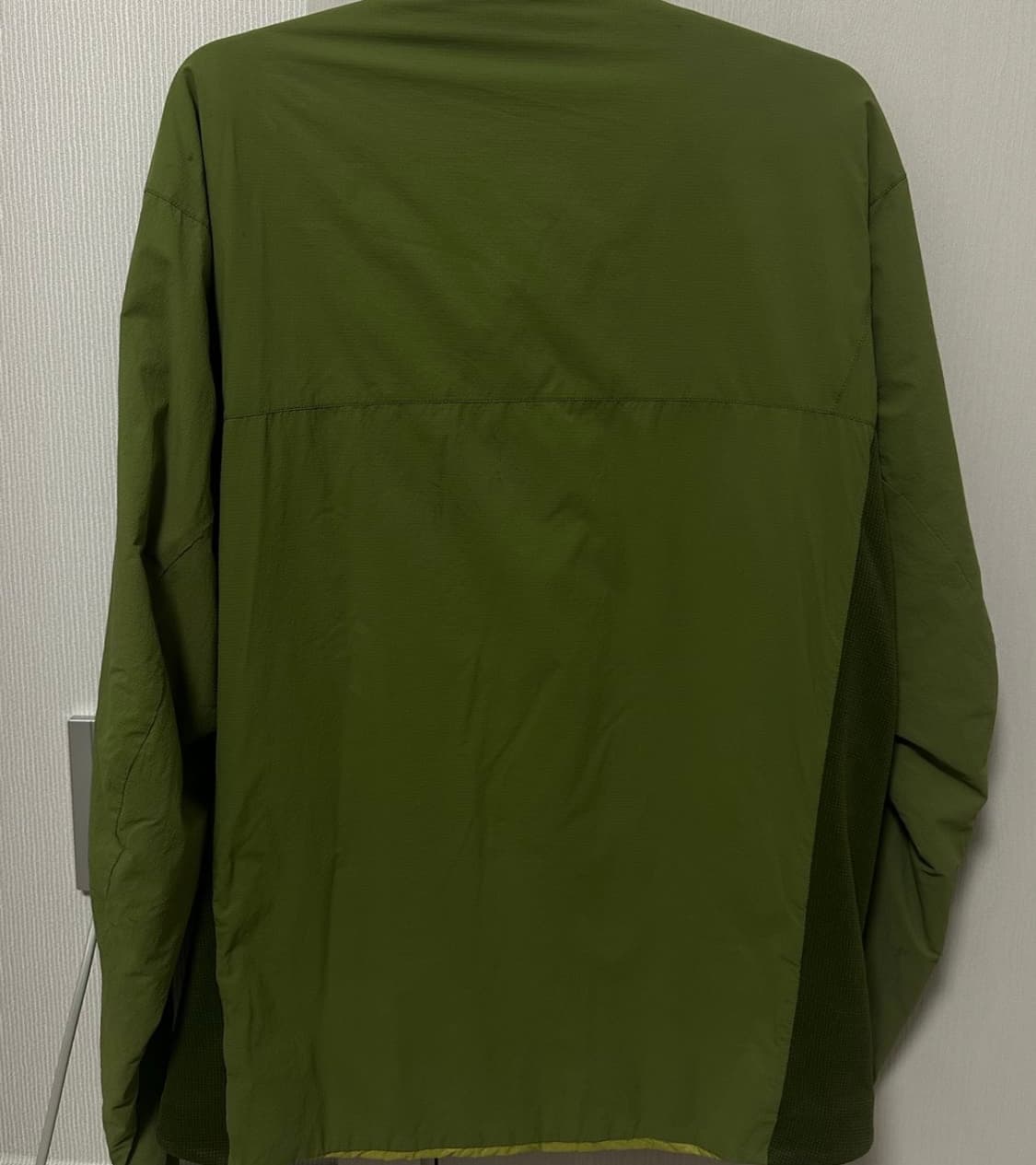 아크테릭스 바람막이 (그린) M사이즈 상품이미지2