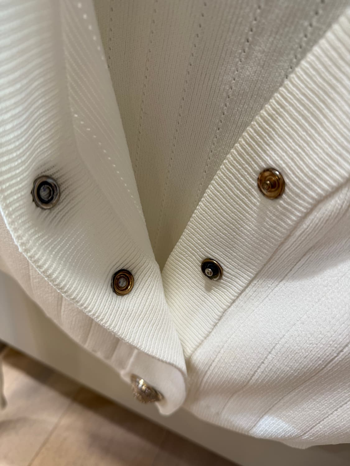 발망 V넥 포인텔 니트 스타일 가디건 (CF1KL007KB07) 상품이미지6