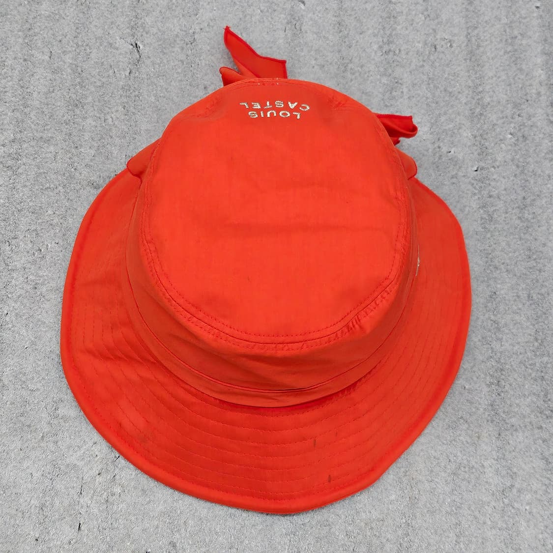 루이까스텔의 매력적인 오렌지색 버킷햇 상품이미지1