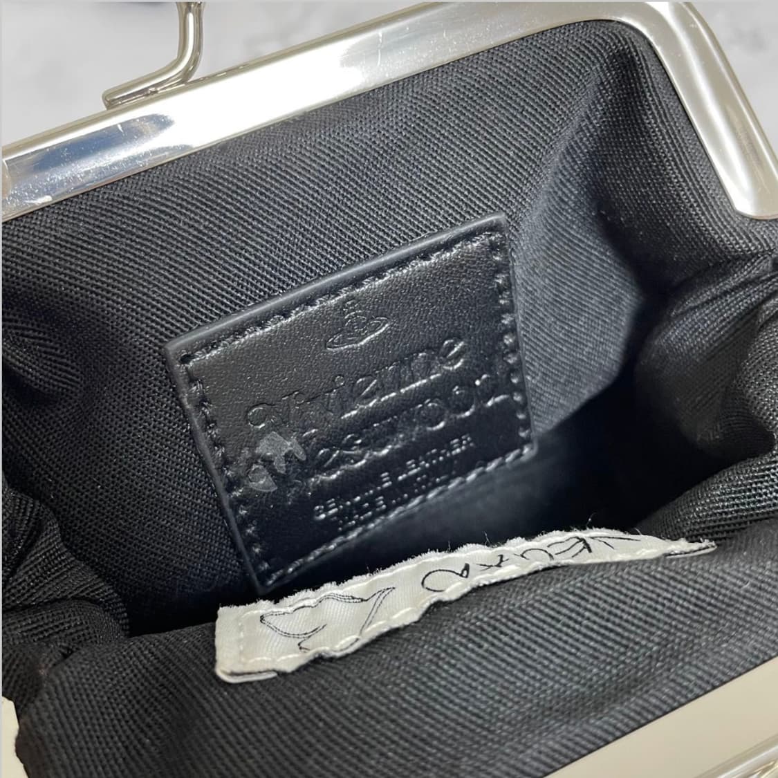 비비안 웨스트우드 아카이브 블랙 레더 복주머니 동전지갑 체인 크로스백 상품이미지5