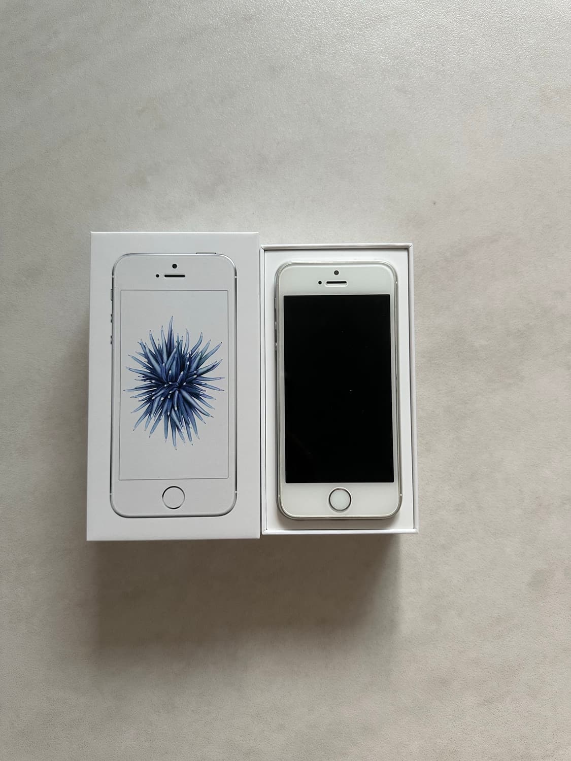 아이폰 se1 실버 64GB 일본판 순정품 짜집기x 상품이미지3