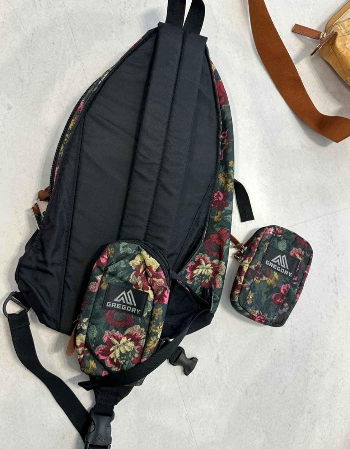 그레고리 스핀 슬링백 가든타페스트리 상품이미지4