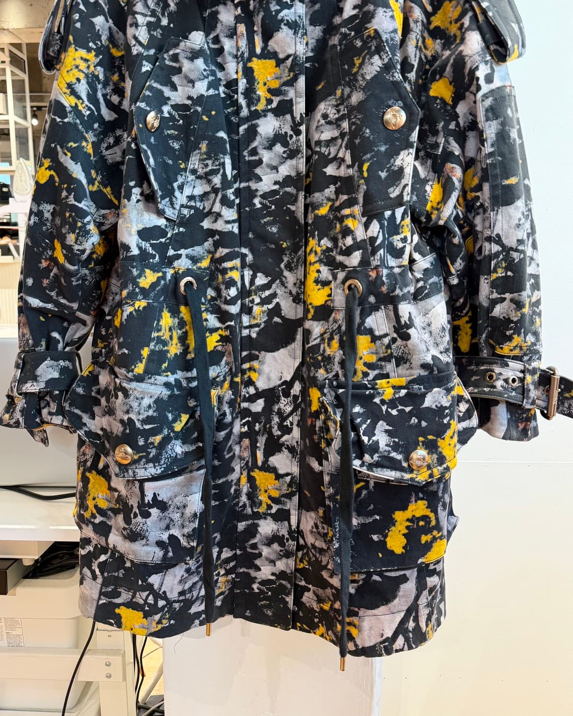비비안 웨스트우드 블랙 옐로우 페인팅 프린팅 자켓  상품이미지6