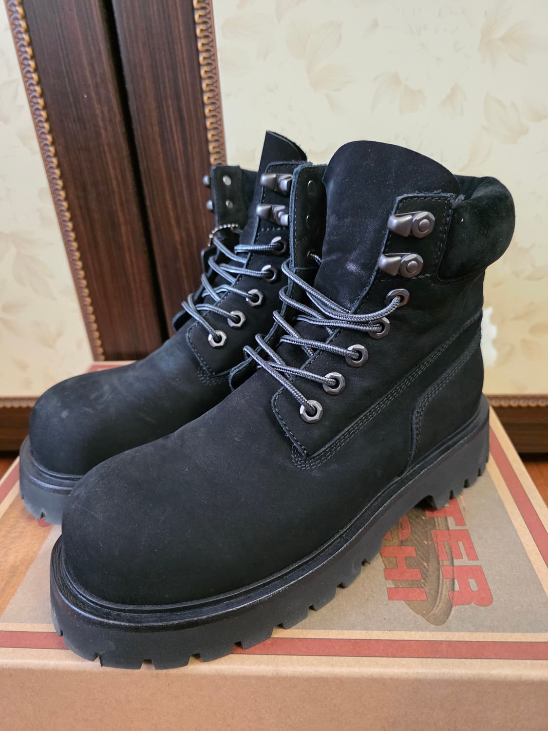 킨치x마넴피 블랙 부츠 260 상품이미지4