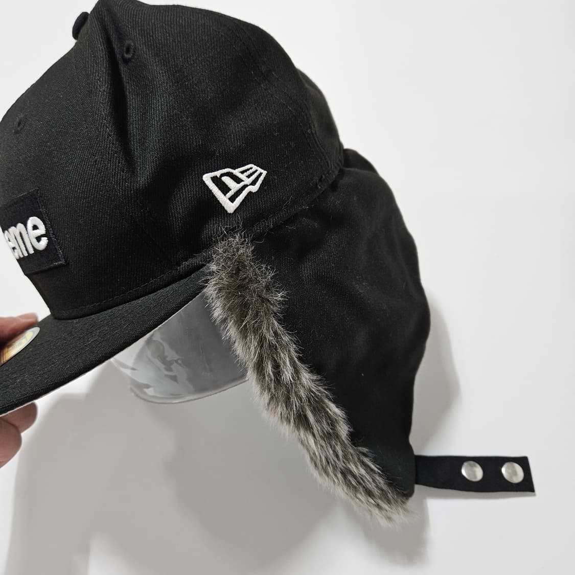 슈프림 뉴에라 이어캡 상품이미지2