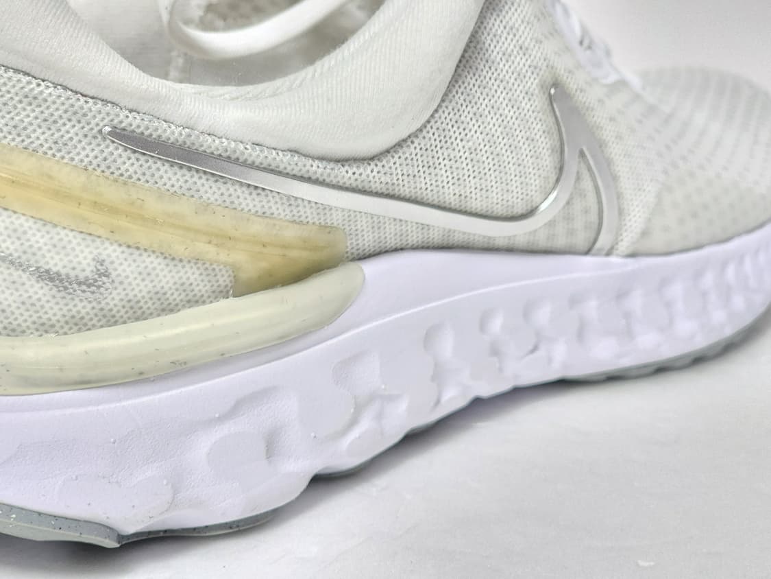 나이키 리액트 마일러 3 흰색 235mm 상품이미지2