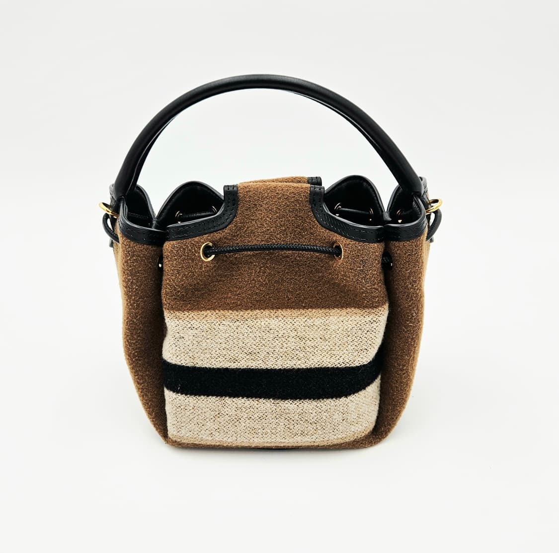 버버리 TB 로고 미니 캔버스 버킷백 상품이미지4