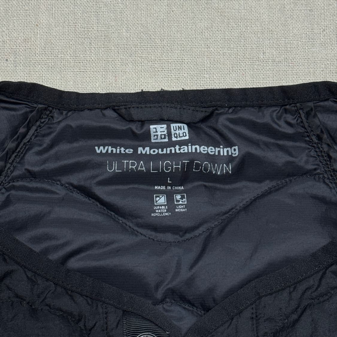 유니클로 화이트마운티니어링 울트라라이트다운 L 상품이미지3