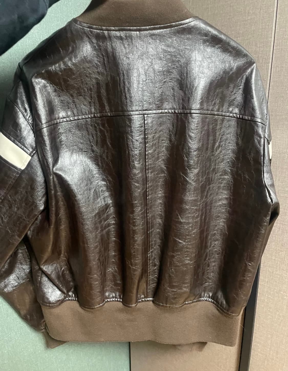 타일레 two tone paneled blouson 상품이미지4