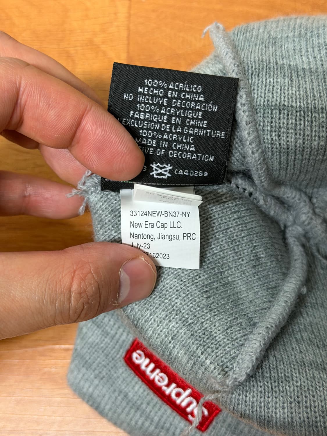 슈프림 뉴에라 바시티 비니 헤더 그레이 - 23FW 투어스 도훈 착용비니 상품이미지9