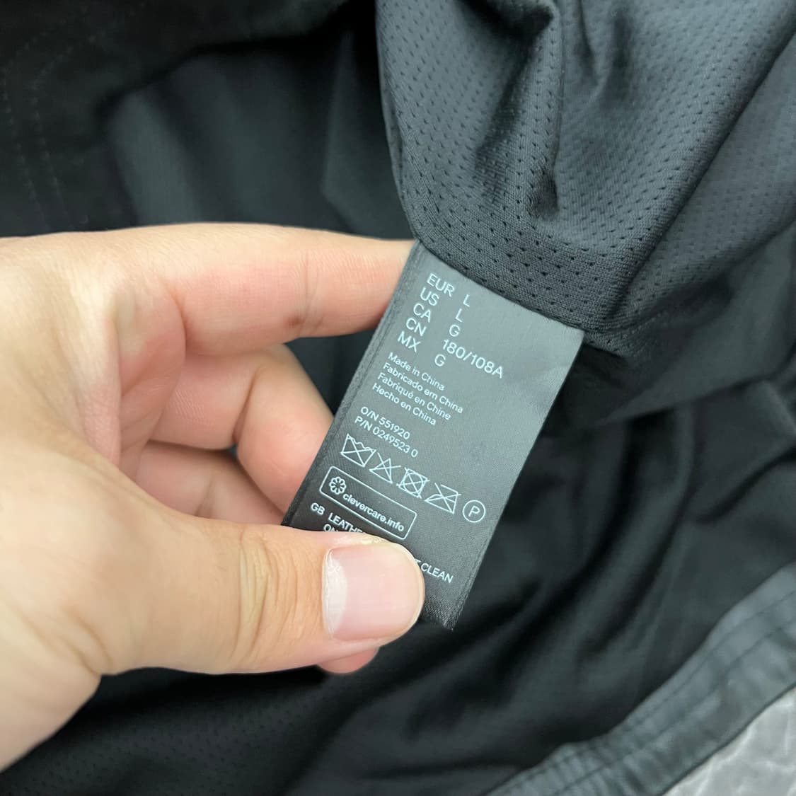 알렉산더왕 x H&M 카우레더 베이스볼 반팔 자켓 상품이미지4