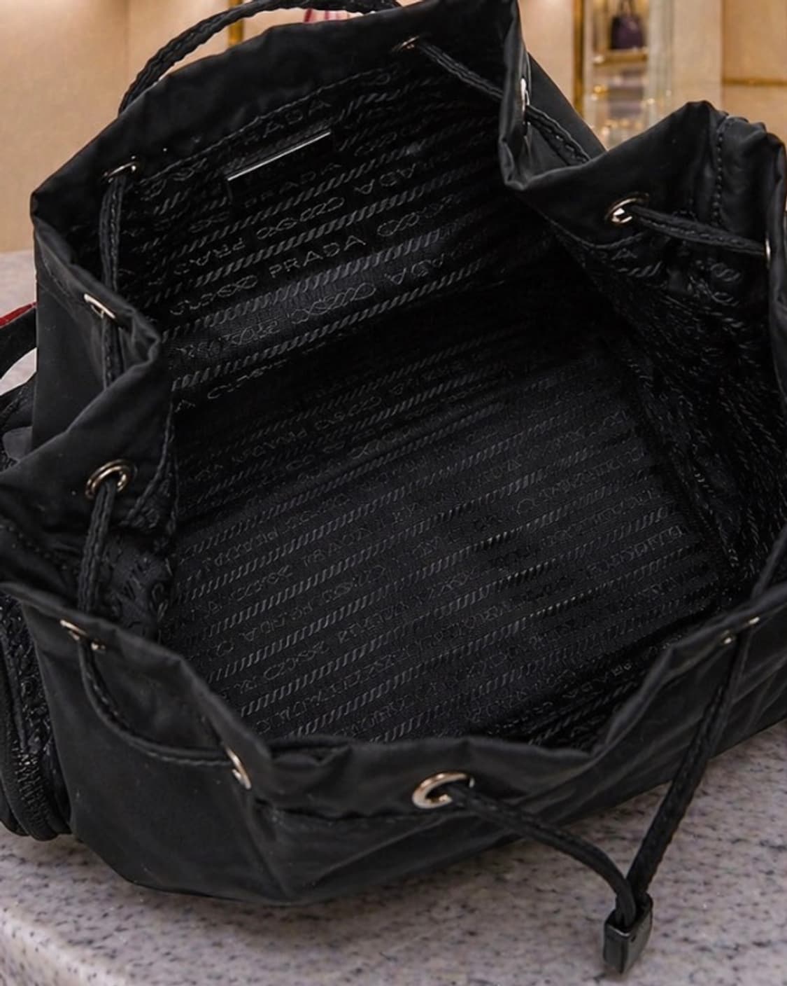 [A급] 프라다 포코노 스터드 버킷백 판매합니다!!! 상품이미지4