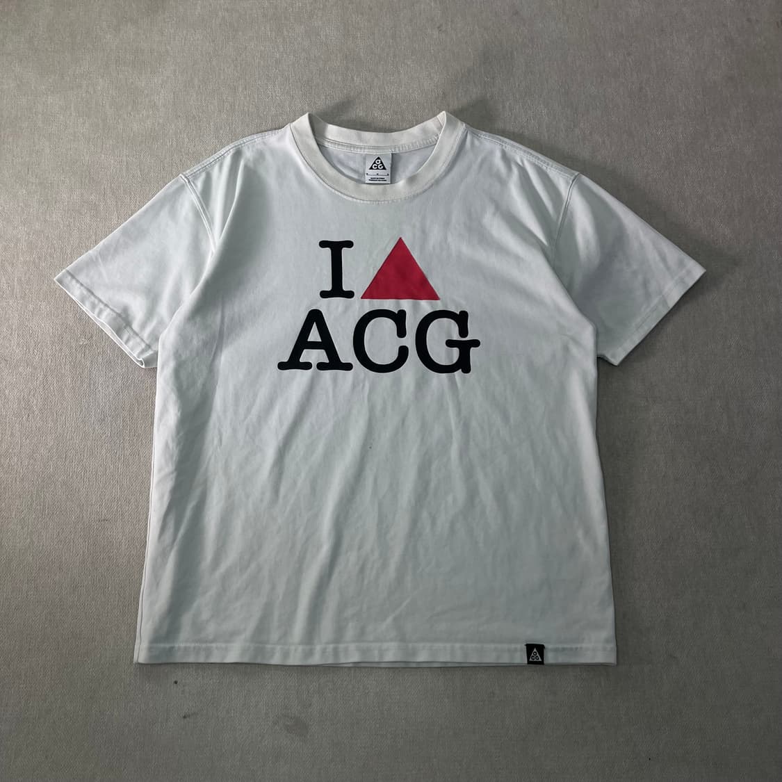 100 나이키 ACG NRG 하트 반팔 티셔츠 상품이미지1