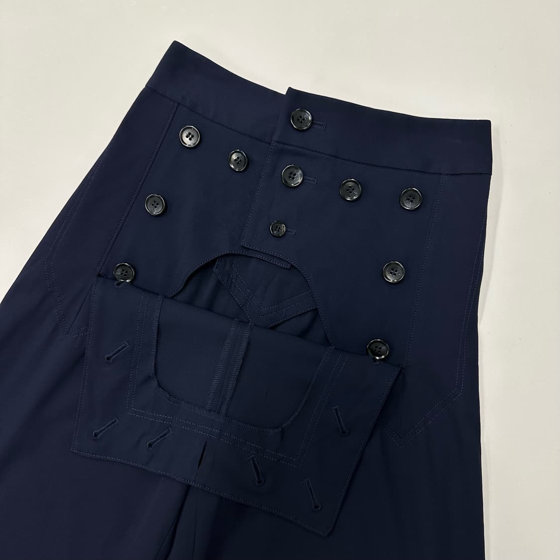 장폴고티에 버튼 레이스 디자인 와이드 팬츠 상품이미지5