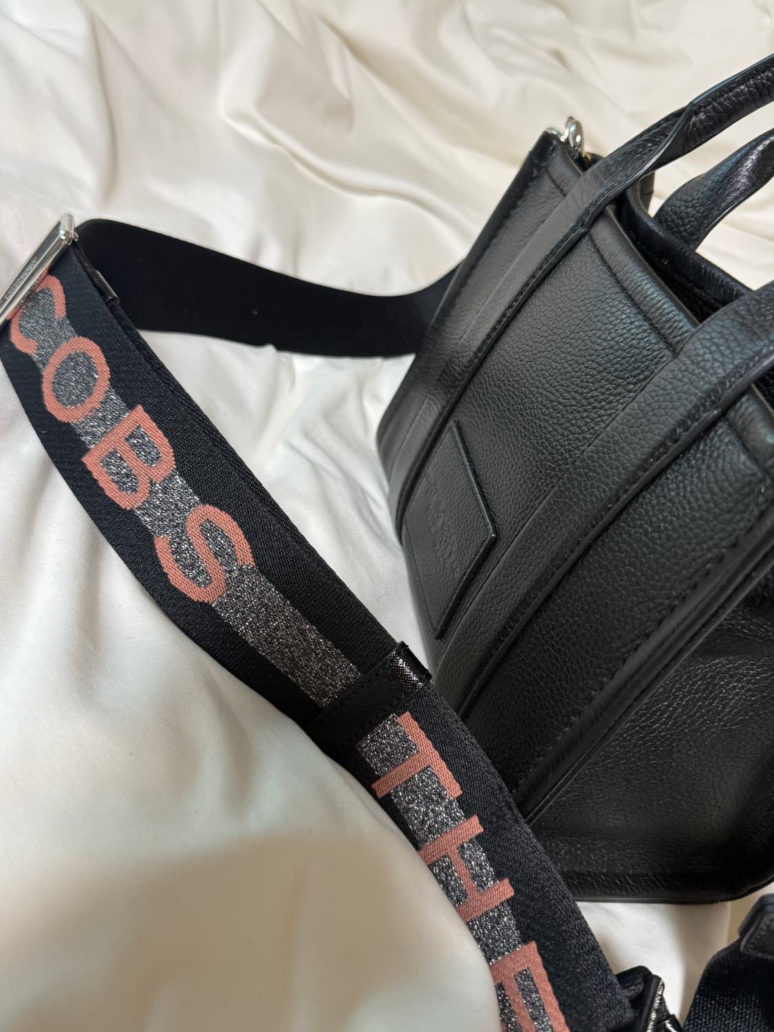 마크제이콥스 스몰 토트백 상품이미지5