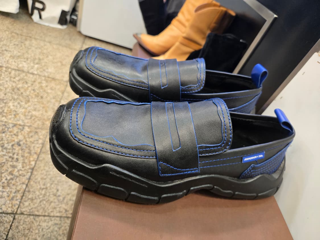 자라 x 아더에러 콜라보 레더 트랙 솔 로퍼 상품이미지2