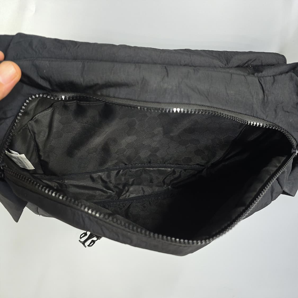 데상트 듀얼리스 메신저백 블랙 상품이미지8