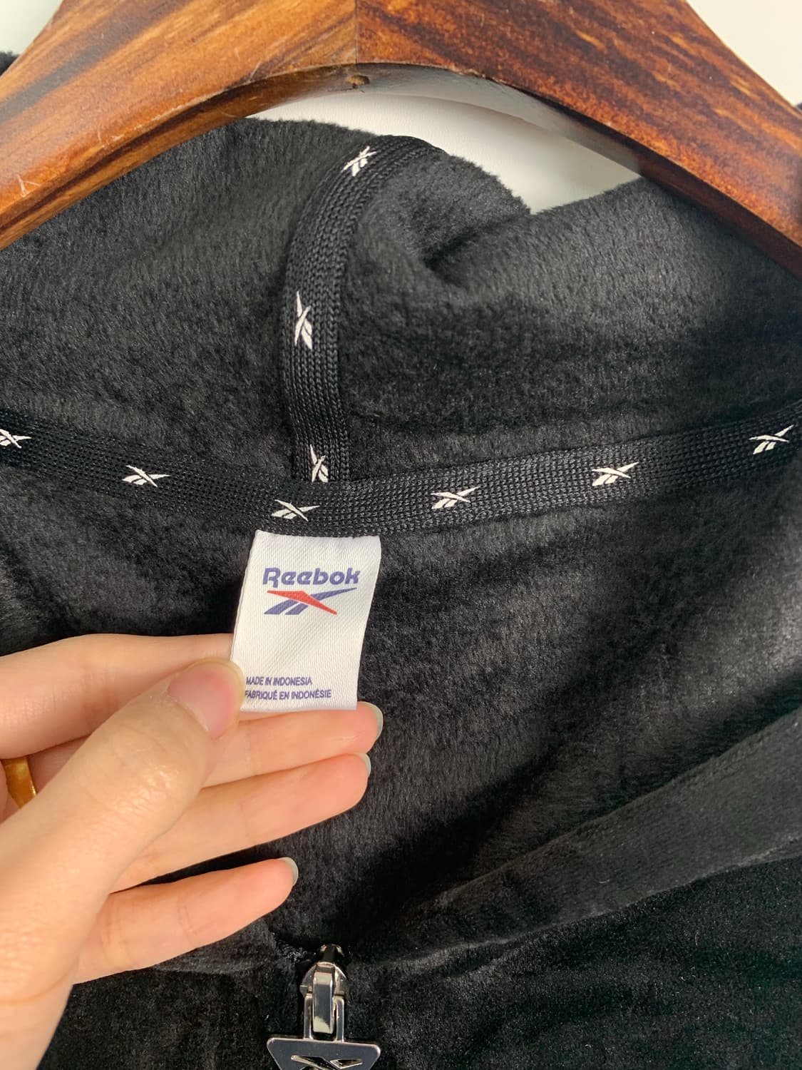 리복 자수로고 블랙 벨벳 후드집업 상품이미지7