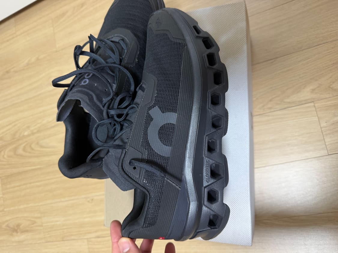 (마지막 가격)온러닝 클라우드몬스터 보이드 올블랙 280사이즈 상품이미지4