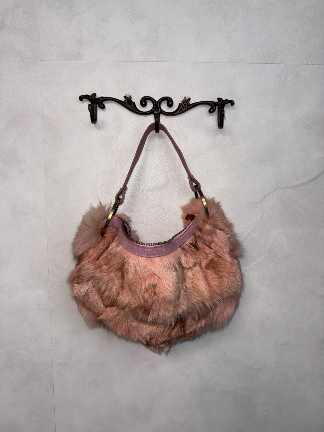 Mixed pink brown fox fur cubic 숄더백 상품이미지1