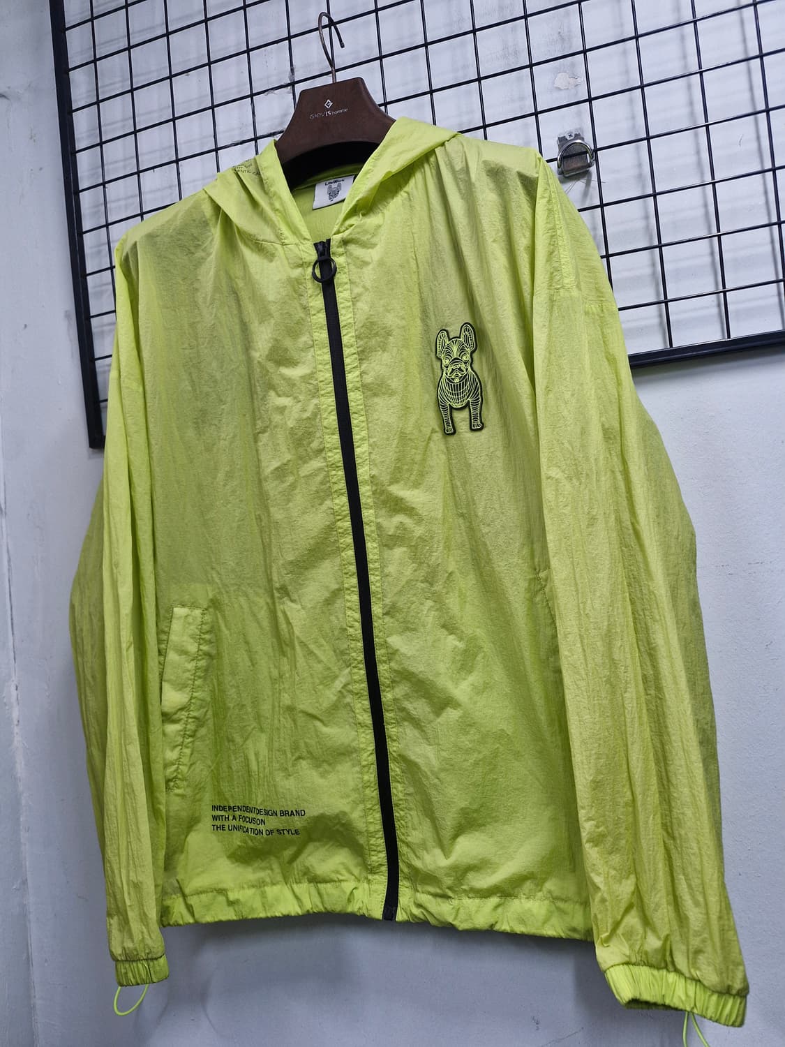 100L 라이프워크 네온 후드 바람막이 자켓. 상품이미지3