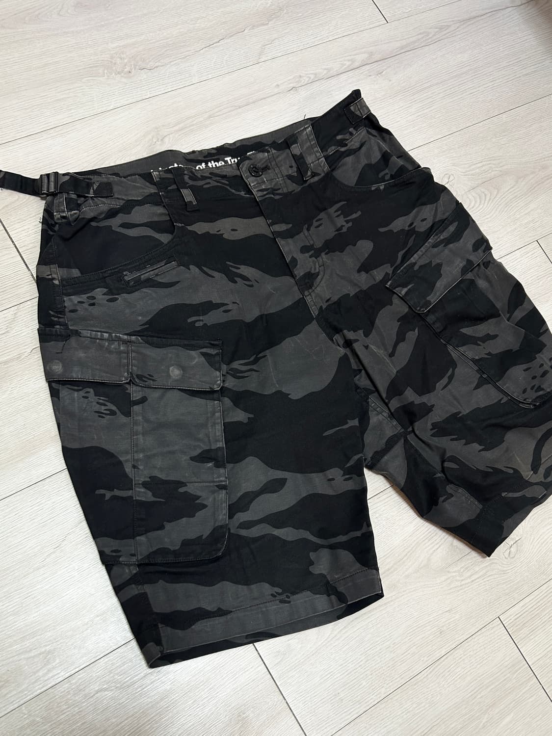 뉴에라 카모플라쥬 카고 반바지 상품이미지1