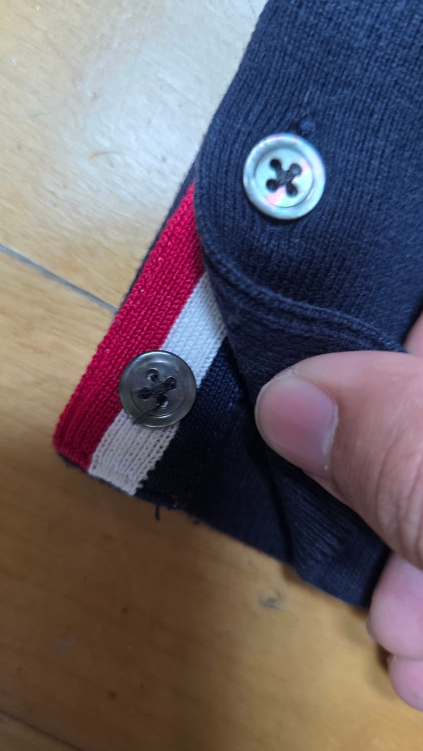 [3]톰브라운 사선완장 맨투맨 네이비 상품이미지5