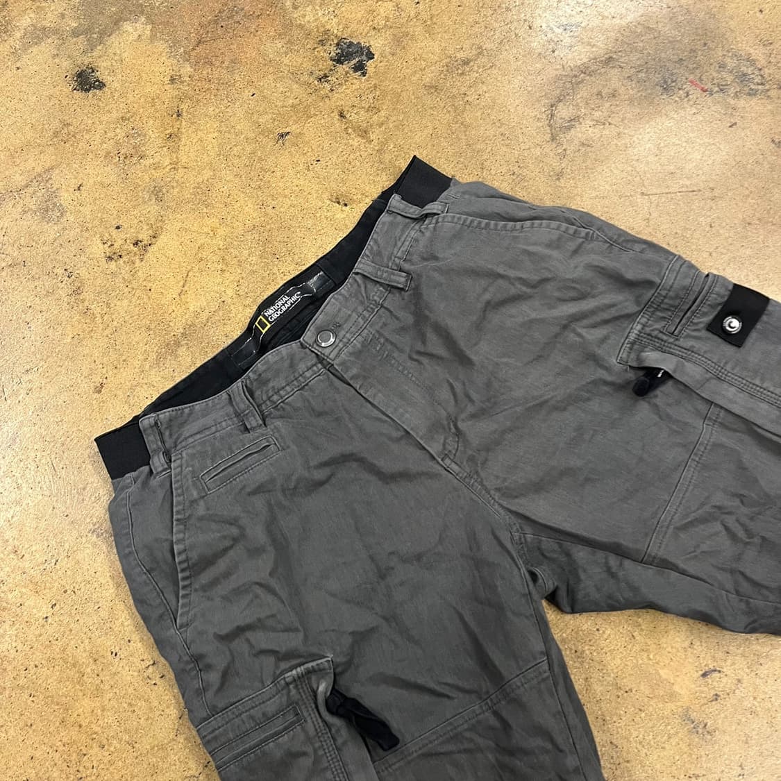 [정품] 내셔널지오그래픽 카고 바지 회색 b10 상품이미지1