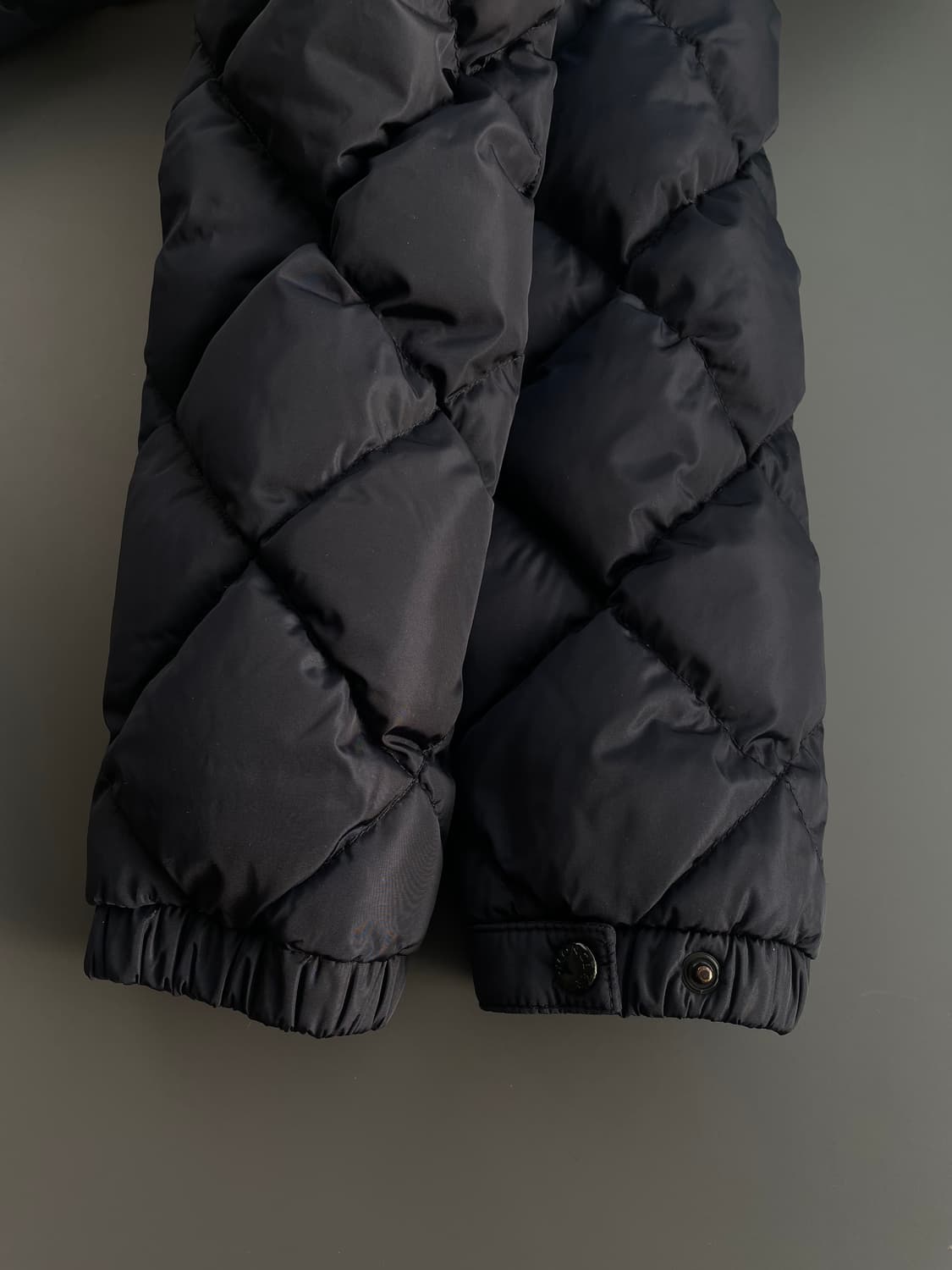 [1] 몽클레어 메스닐 여성 퀼팅 후드 숏패딩 자켓 상품이미지9