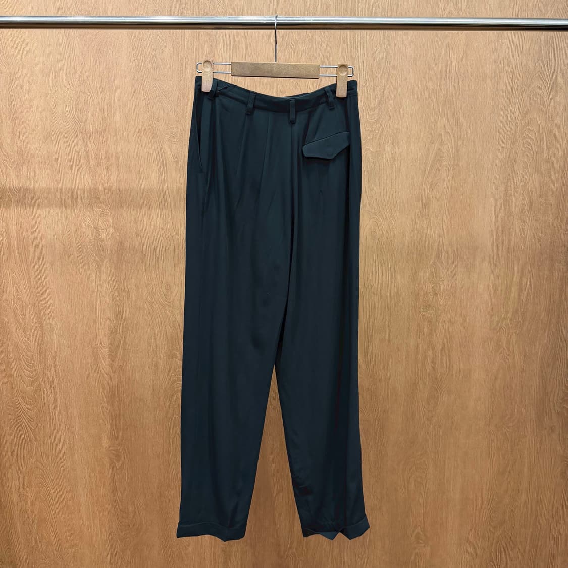 질샌더 클래식 슬랙스 팬츠 히든 지퍼 버튼 사이드 후면 포켓 디테일 블랙 상품이미지3