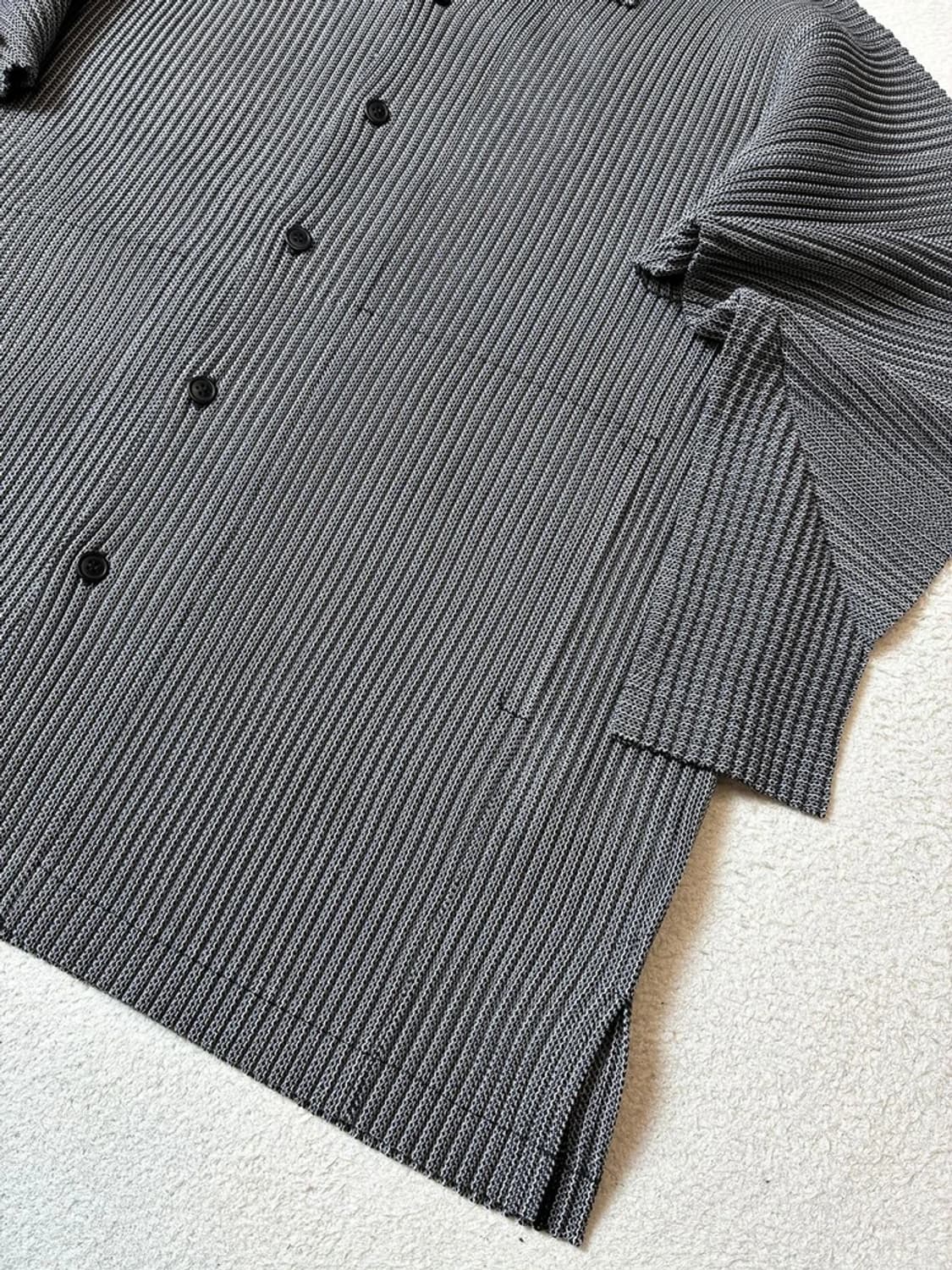 이세이미야케 옴므 23ss 플리츠 셔츠 PN7625 상품이미지3