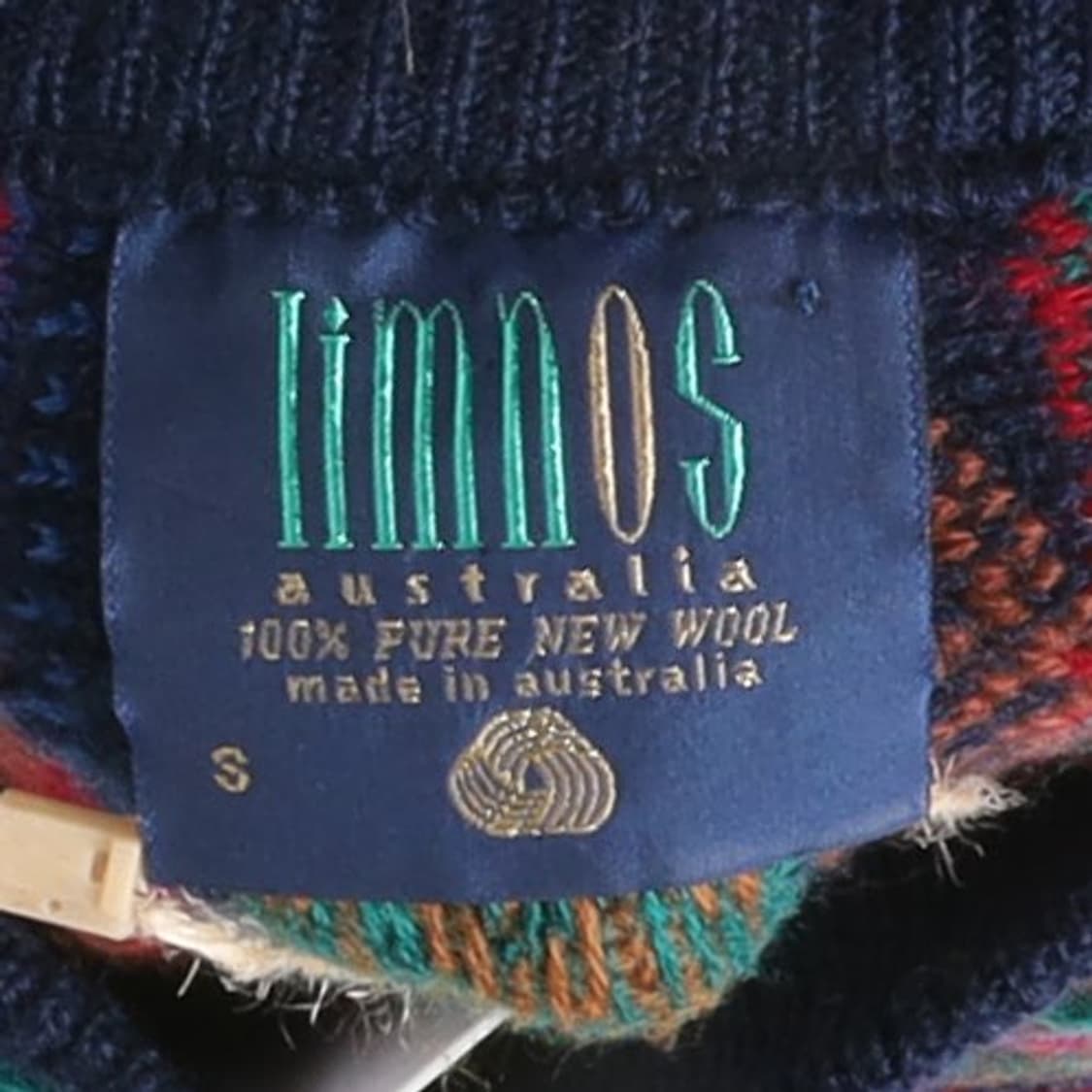 림노스 lImnos Cable Knit Sweater

 상품이미지7