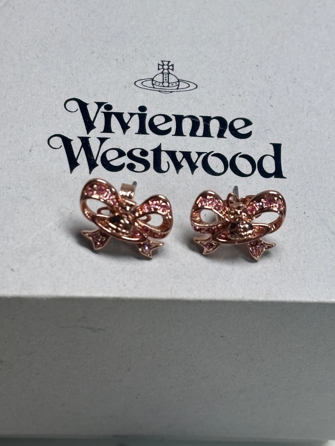 비비안웨스트우드 리본 귀걸이 핑크 리고베르타 상품이미지1
