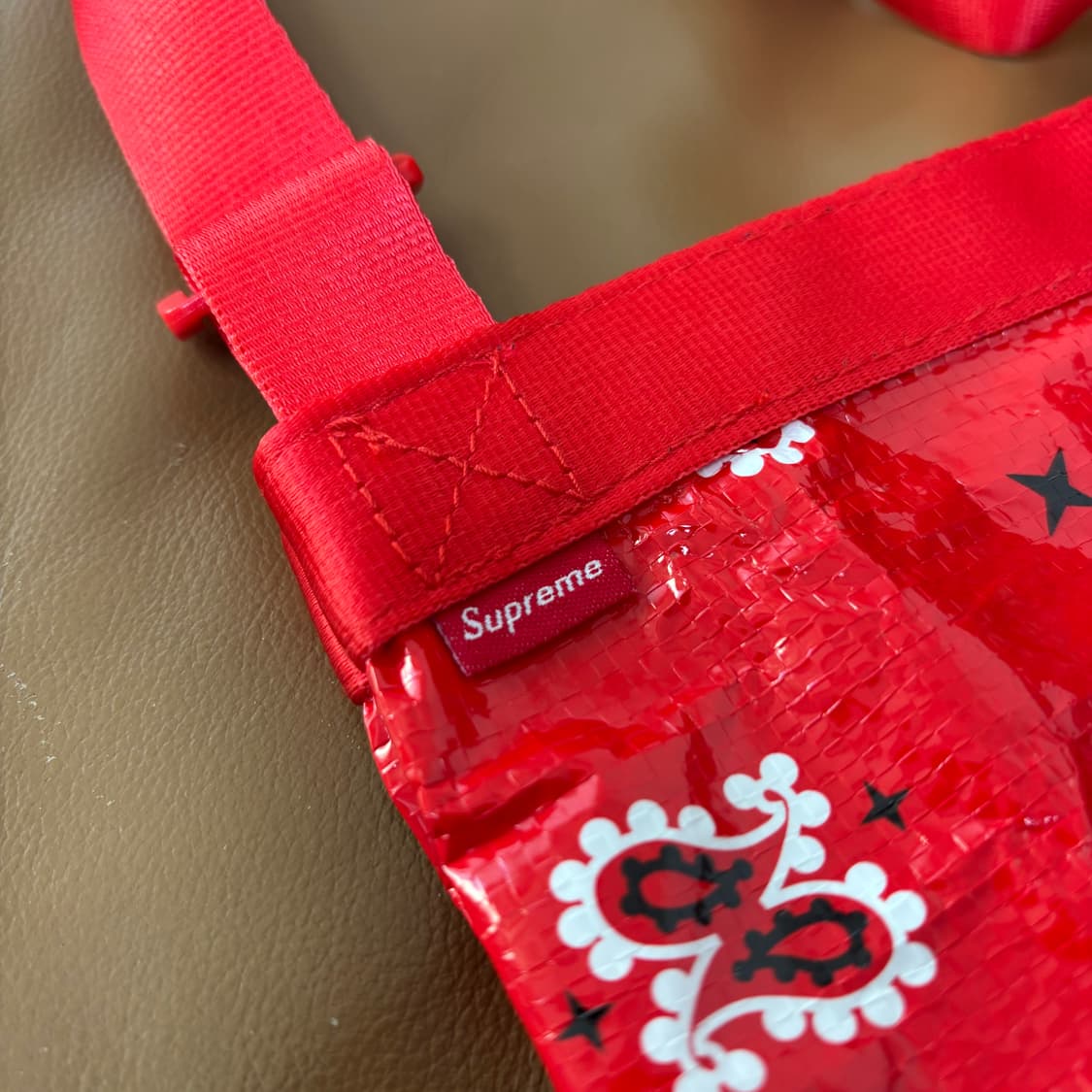 Supreme 슈프림 반다나 레드 타프 사이드백 샤코슈 가방 (Red) 상품이미지4