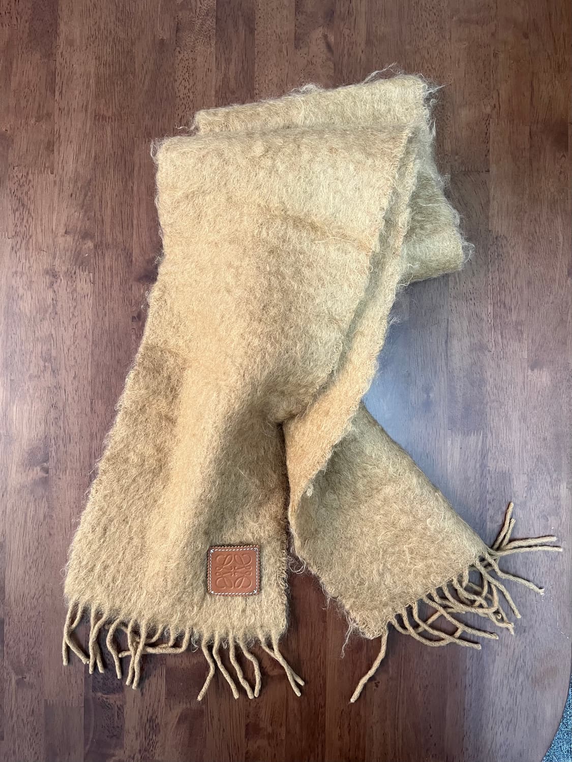 로에베 모헤어 카멜 머플러 상품이미지6