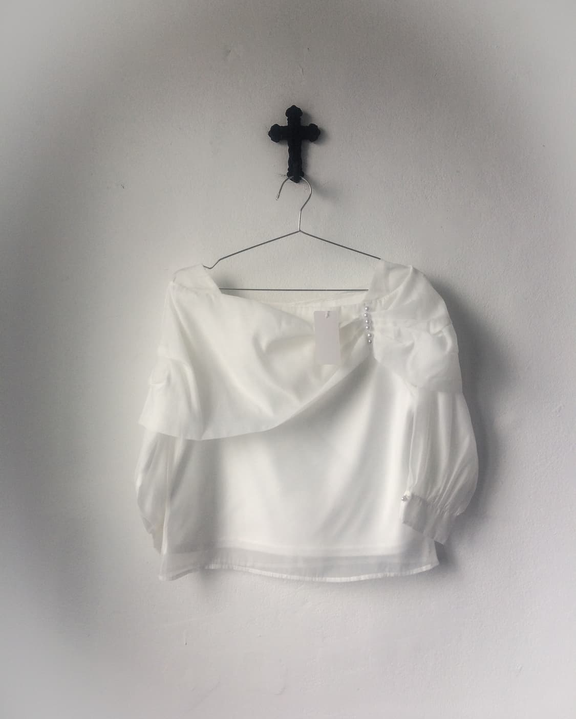 Pearl shirring point blouse 상품이미지1