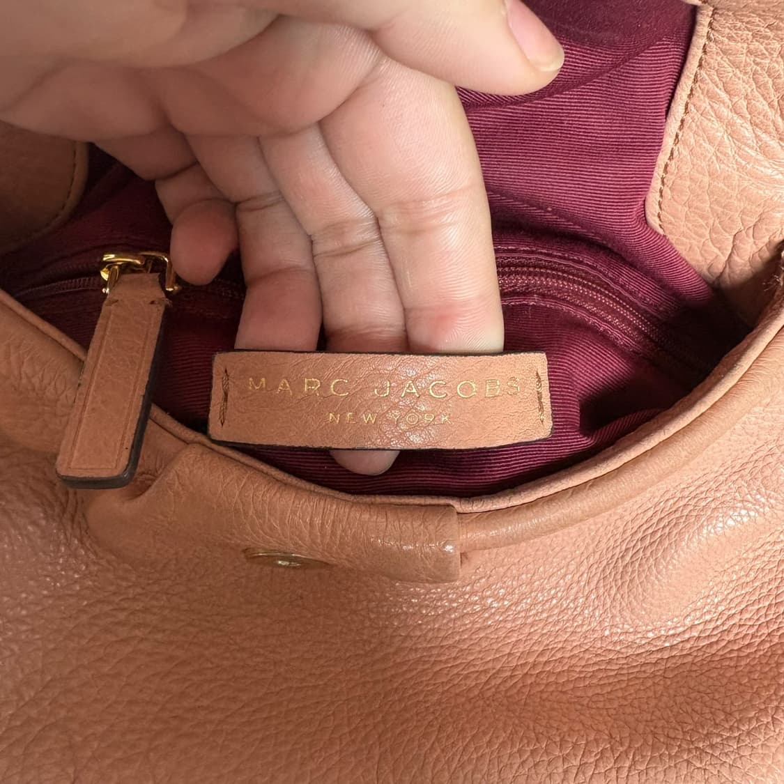 마크제이콥스 소가죽 핑크 미니크로스백 상품이미지3